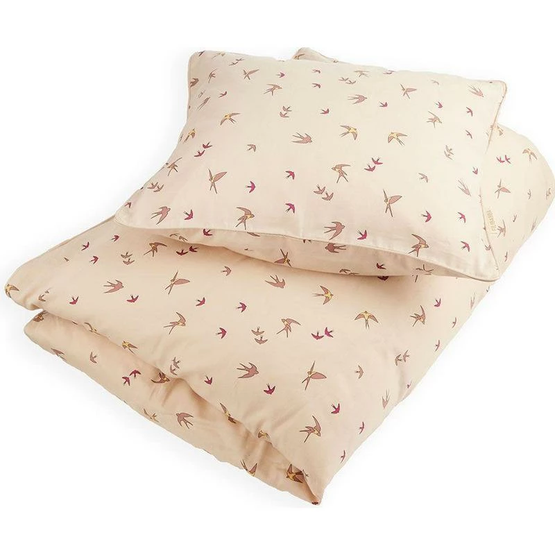 Filibabba Baby Sengetø Dancing Swallow Rose 70x100cm 3 Filibabba Baby Sengetø Dancing Swallow Rose 70x100cm