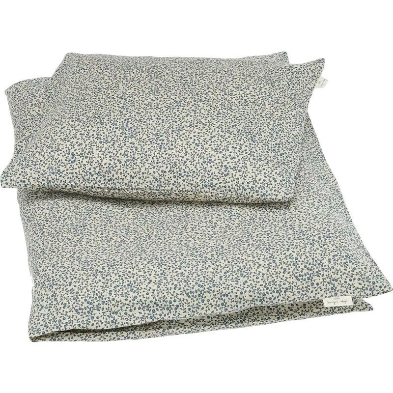 Konges Sløjd Konges Sløjd | Baby Sengetøj Gots - Blue Blossom Mist 3 Konges Sløjd Konges Sløjd | Baby Sengetøj Gots - Blue Blossom Mist