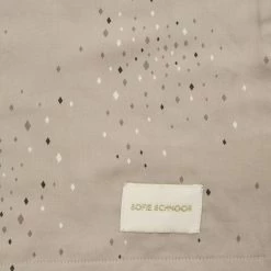 Petit By Sofie Schnoor Linnen Baby Dark Sand 70x100cm 6 Petit By Sofie Schnoor Linnen Baby Dark Sand 70x100cm -Baby Jogger butik Petit by Sofie Schnoor Linnen Baby Dark Sand 70x100cm 1